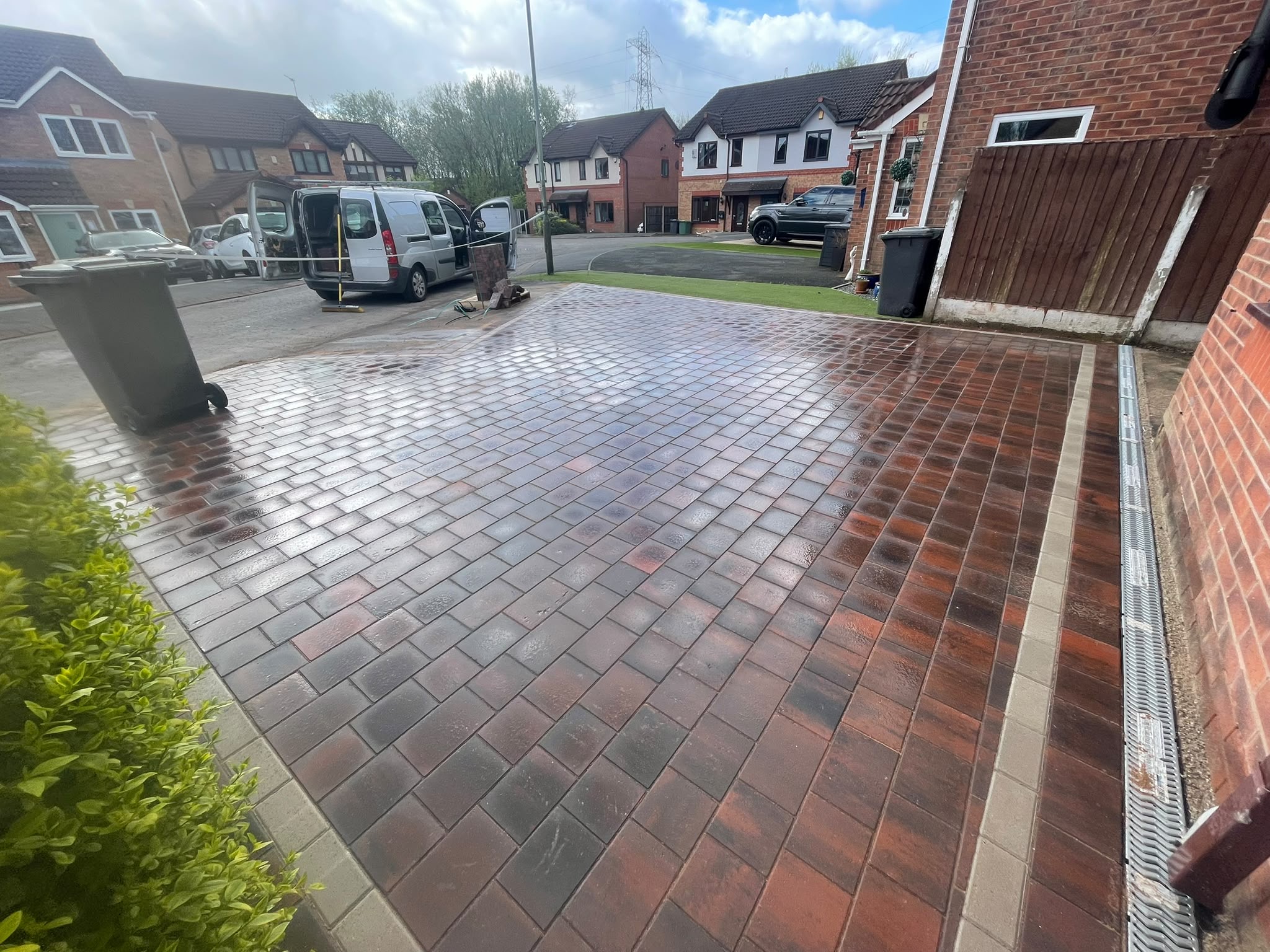 Block paving driveway in red and charcoal
