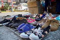 Calzado preparado para la entrega a los niños
