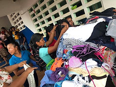 Ropa donada para las familias de El Congo
