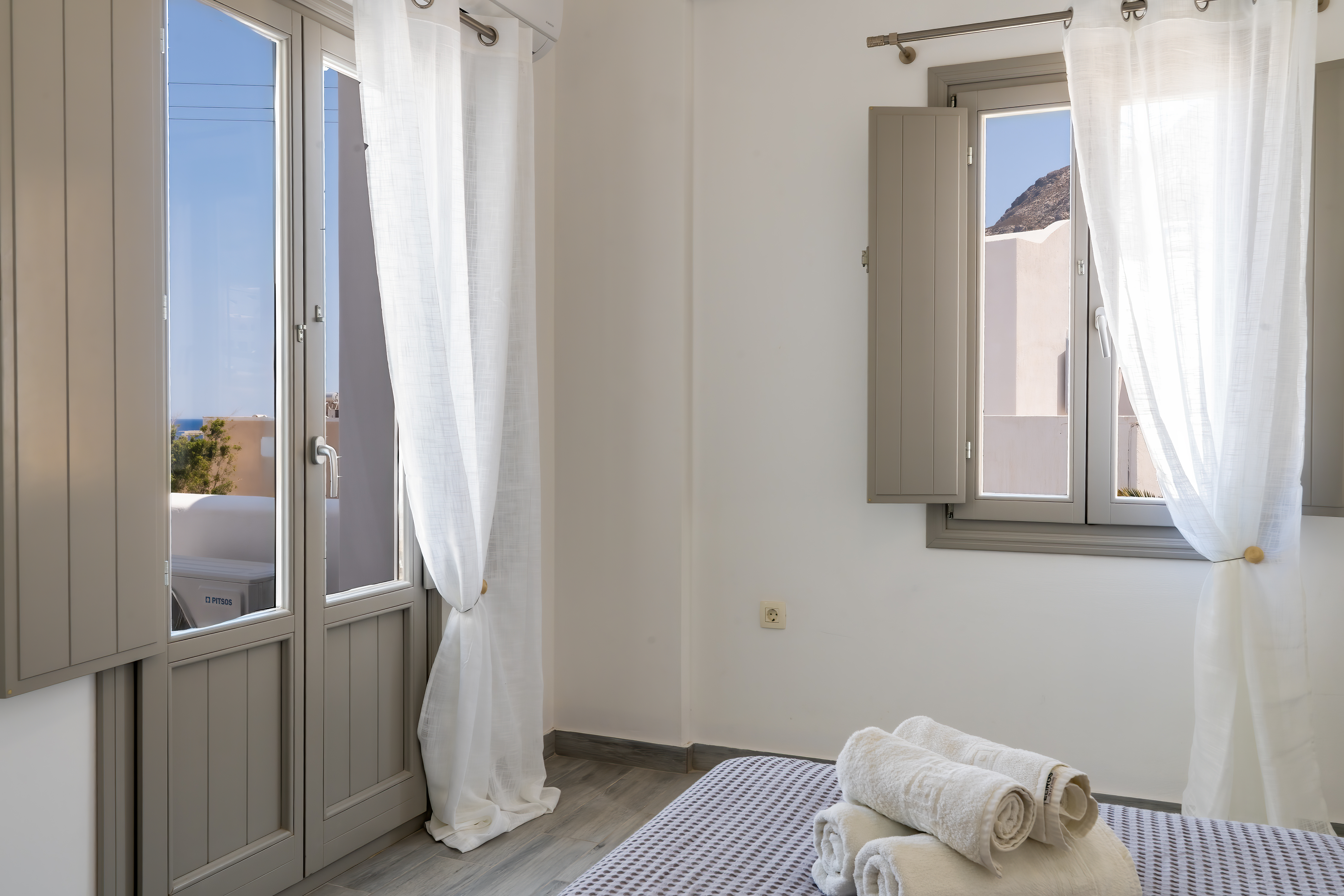 Deluxe King Studio with Balcony