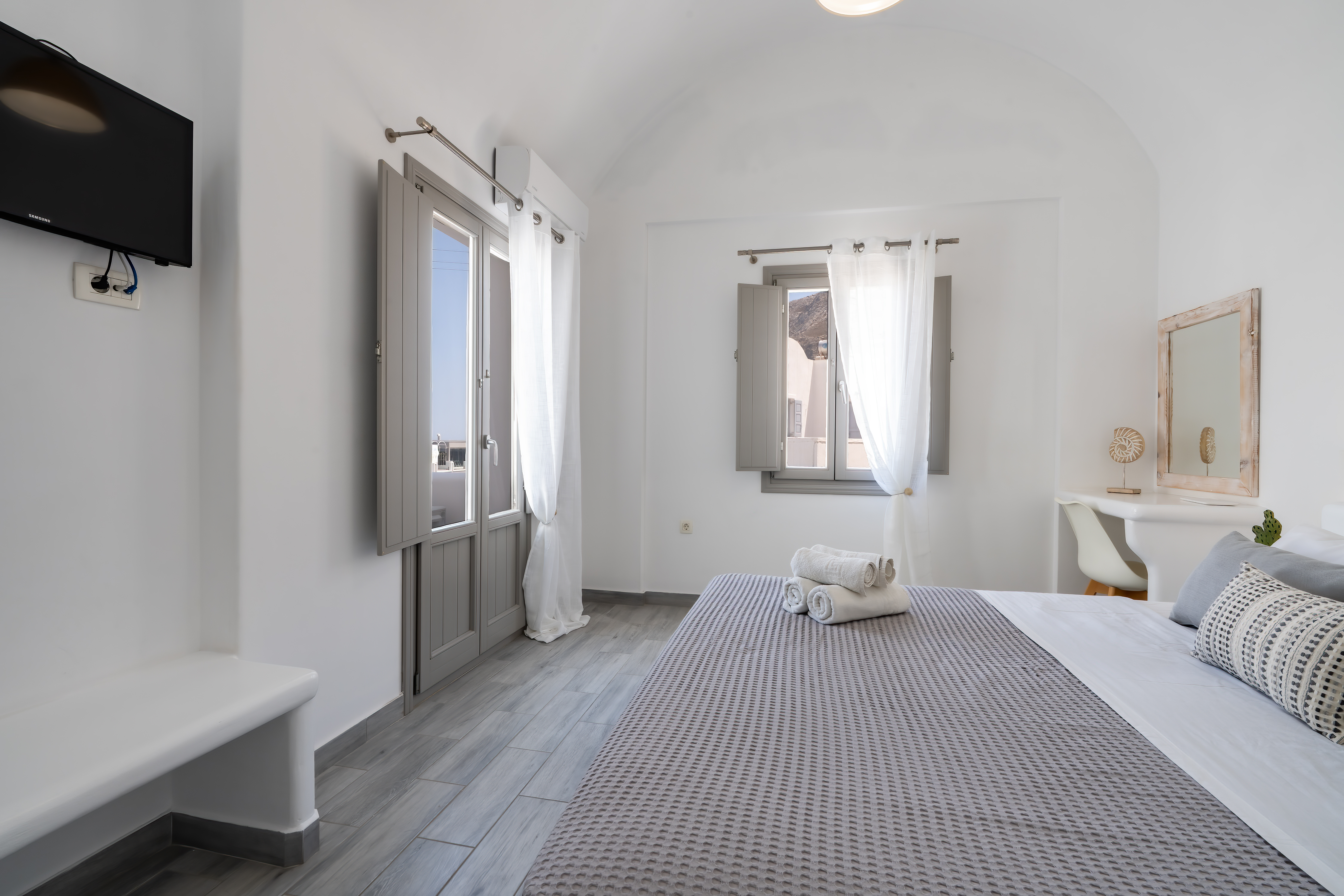 Family Apartment with Balcony