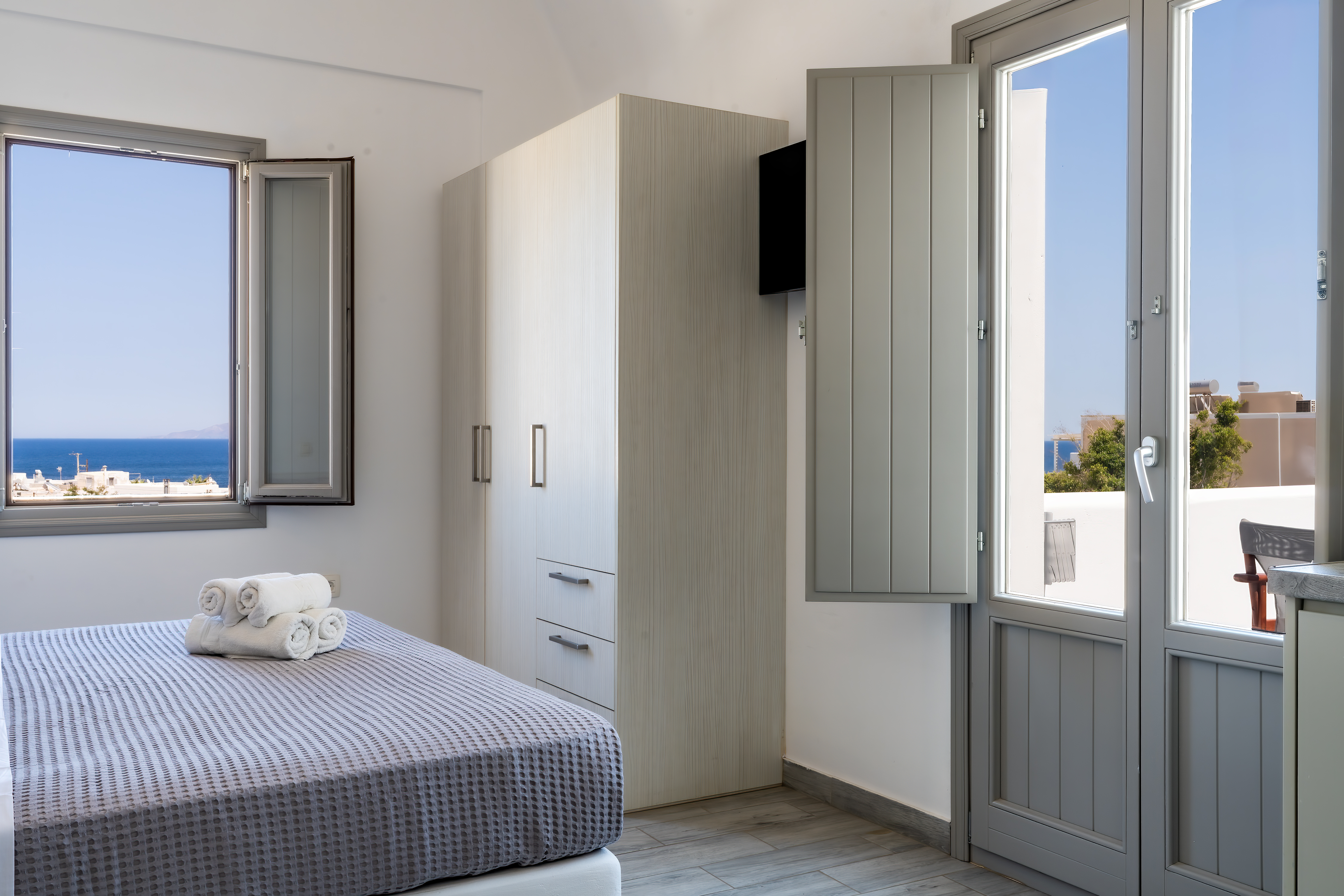 Deluxe King Studio with Balcony