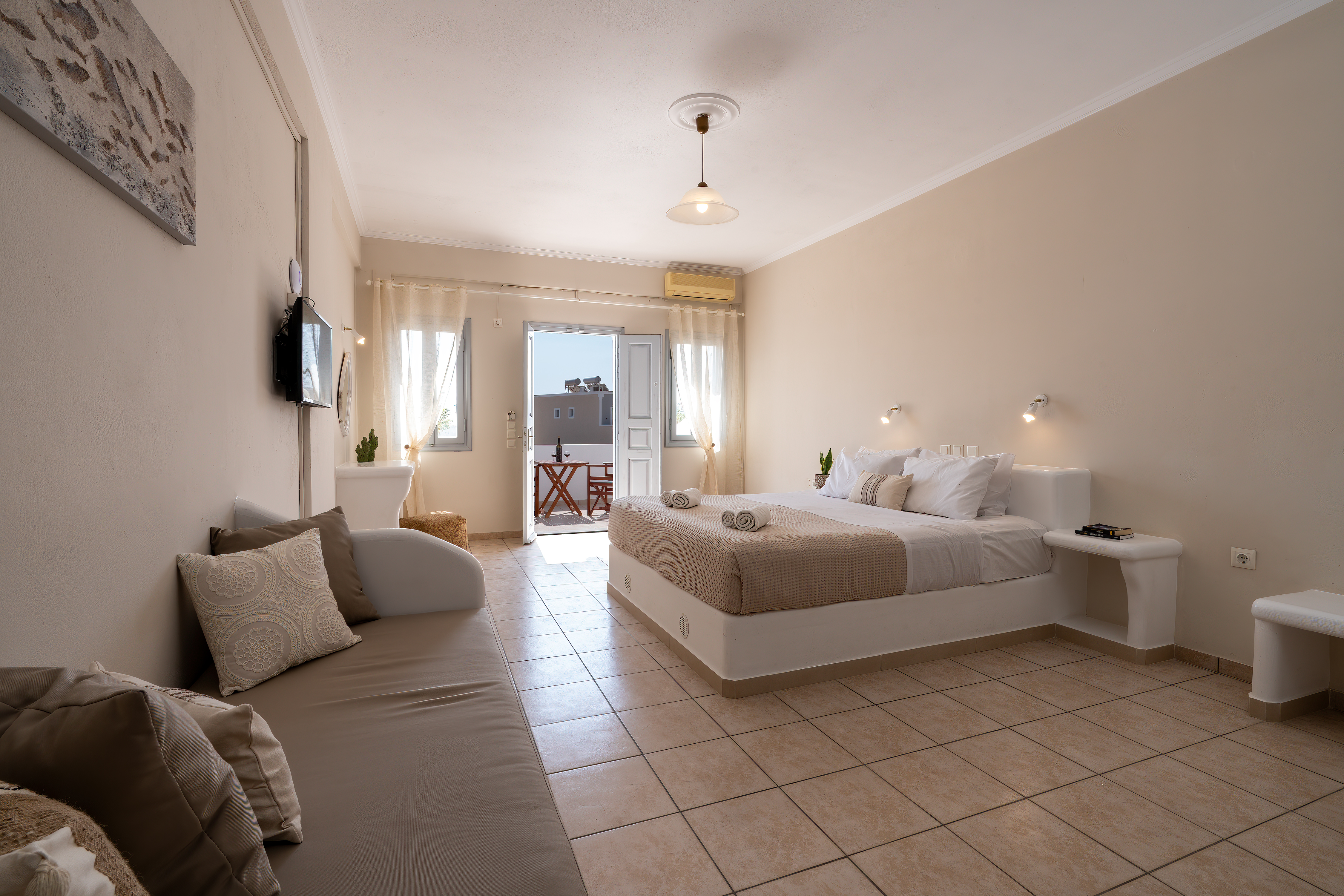Traditional Quadruple Studio with Balcony