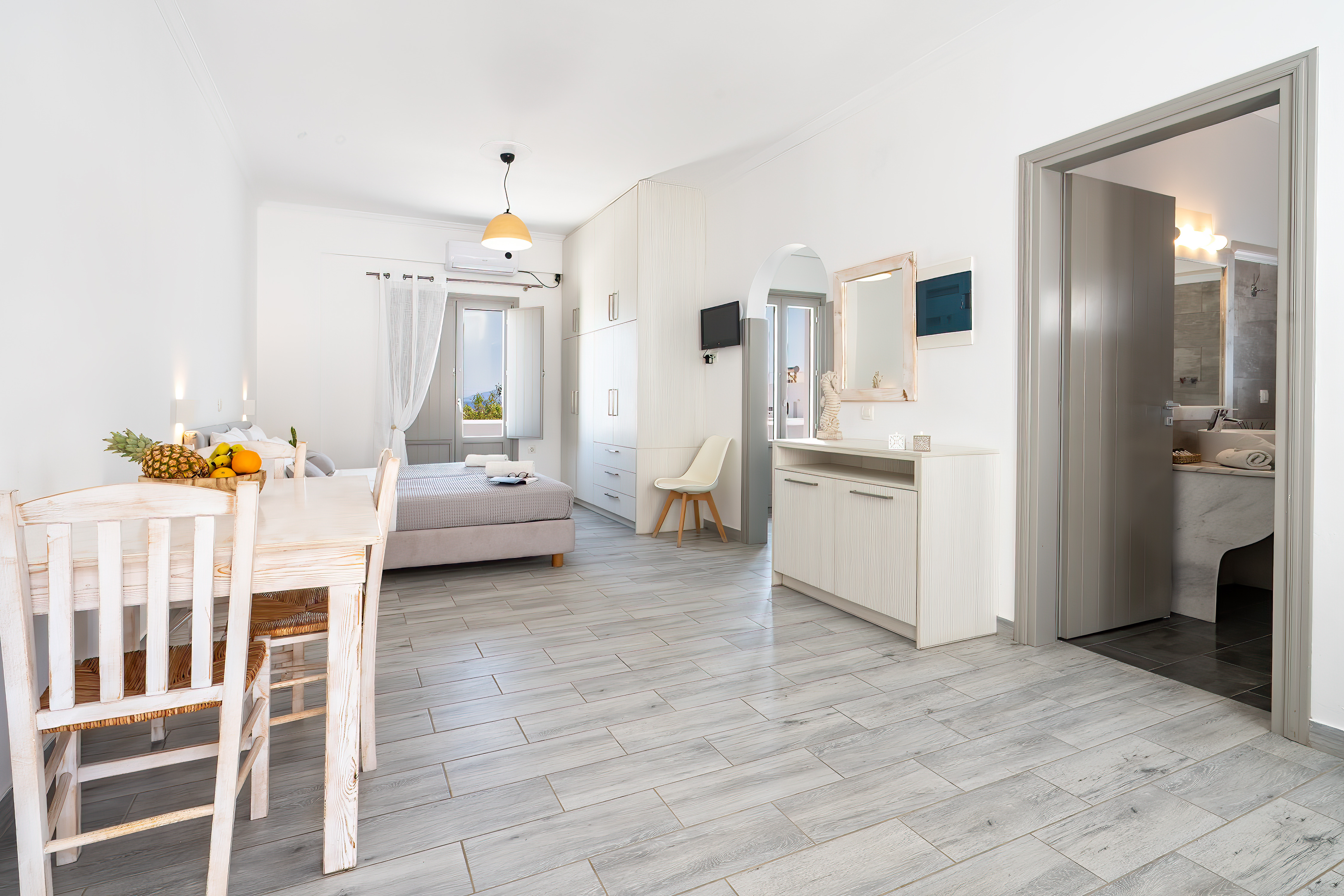 Deluxe Twin Studio with Balcony