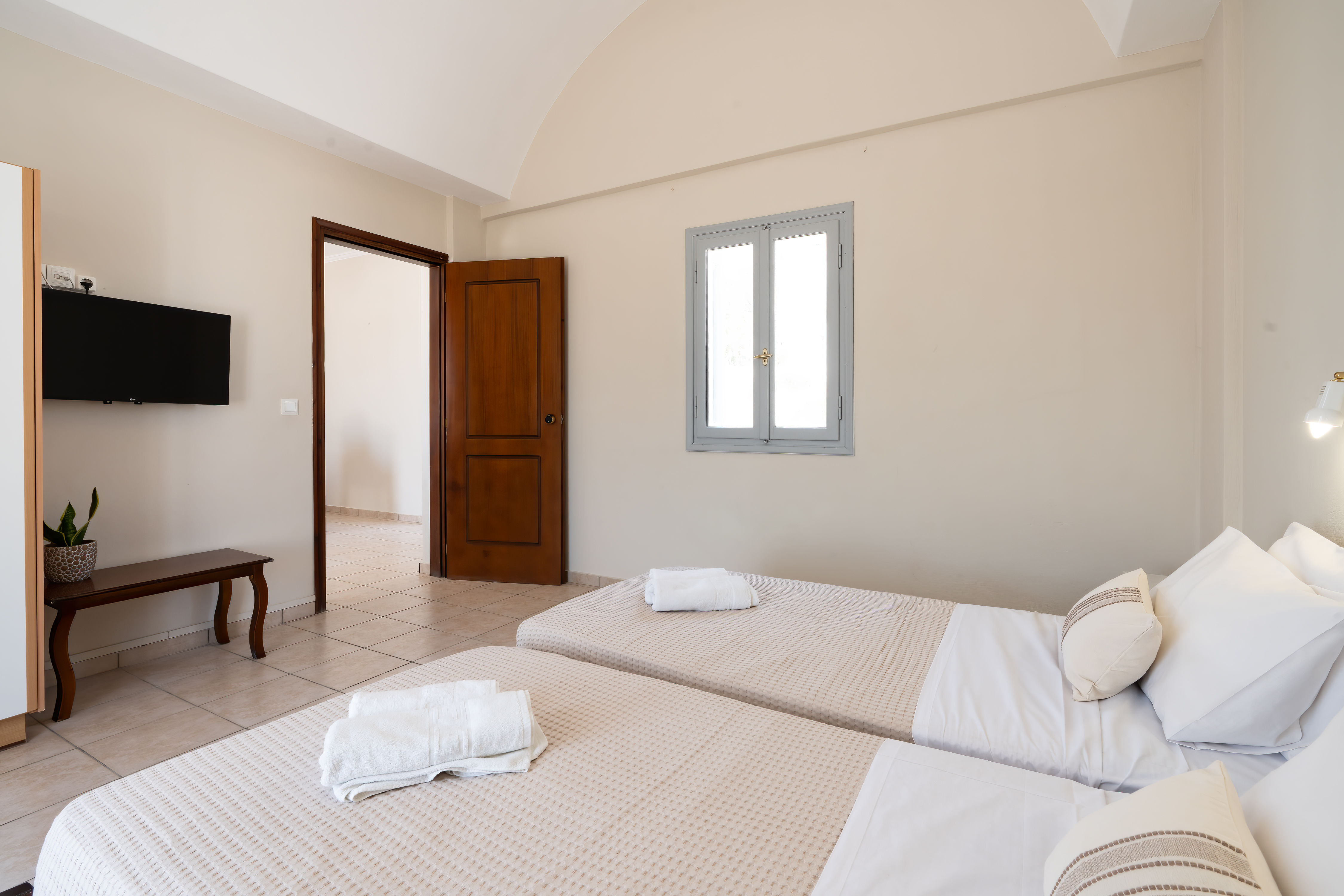 Traditional Family Suite with Balcony