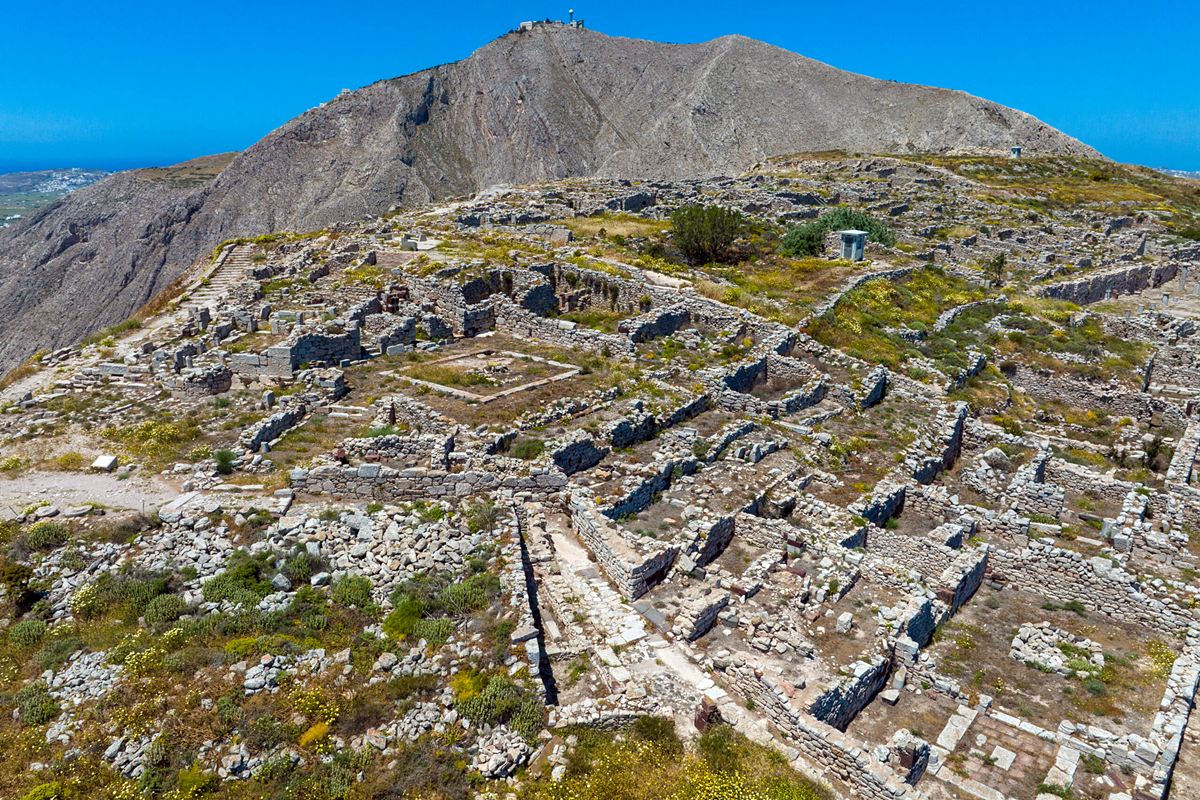10 Best Things to Do in Kamari, Santorini