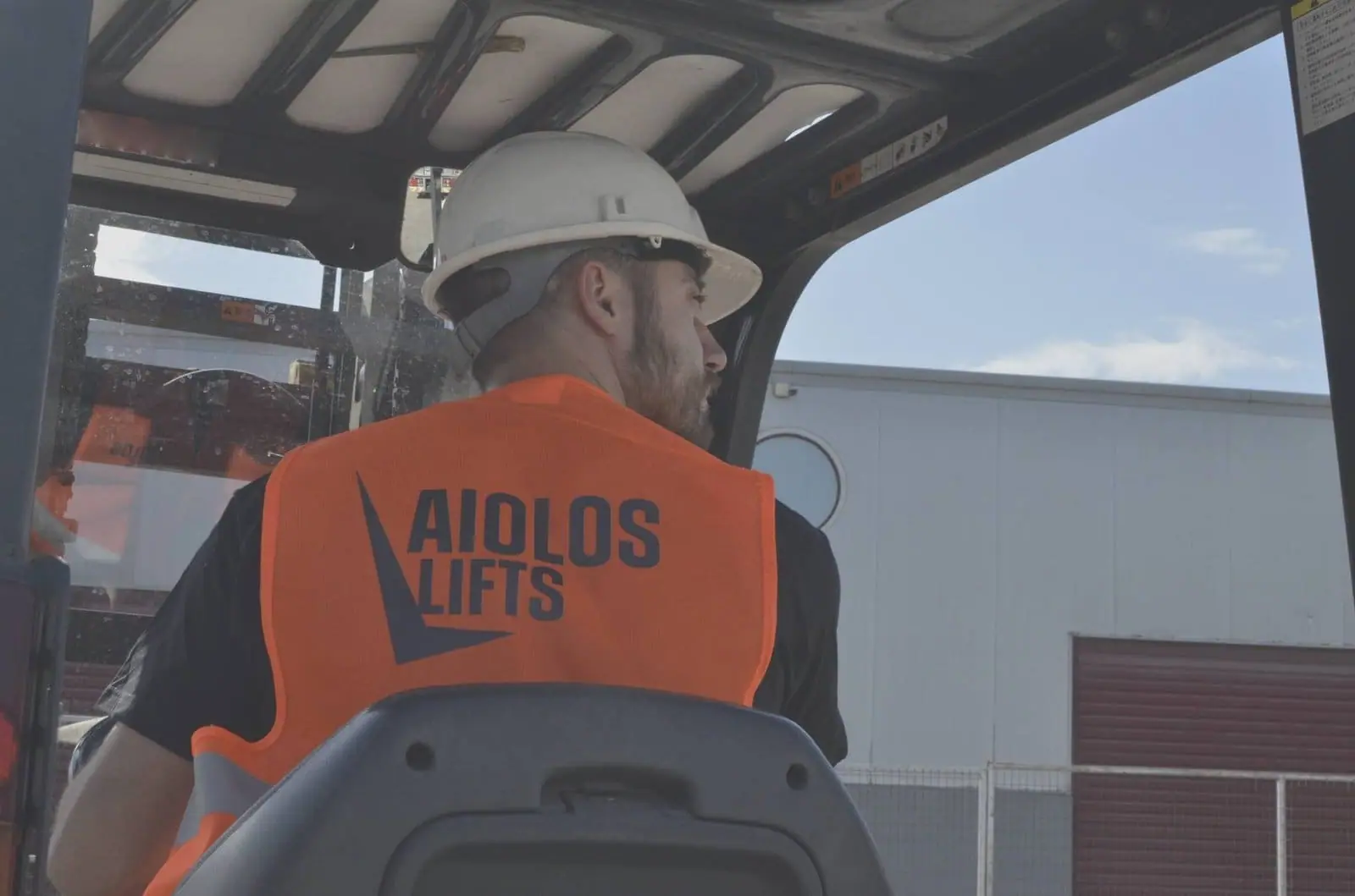 Forklift and lifting equipment rental and leasing