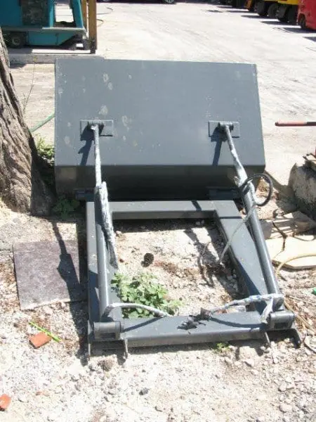 Forklift attachment: lifting platform for the forks