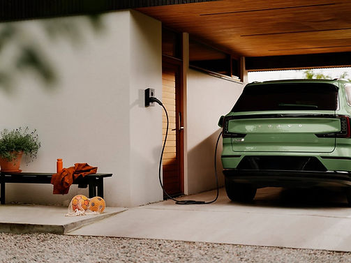 Zaptec Go 2 i carport med elbil