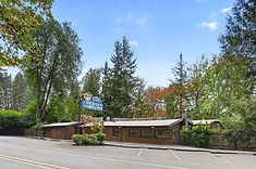 Restaurant roadside frontage
