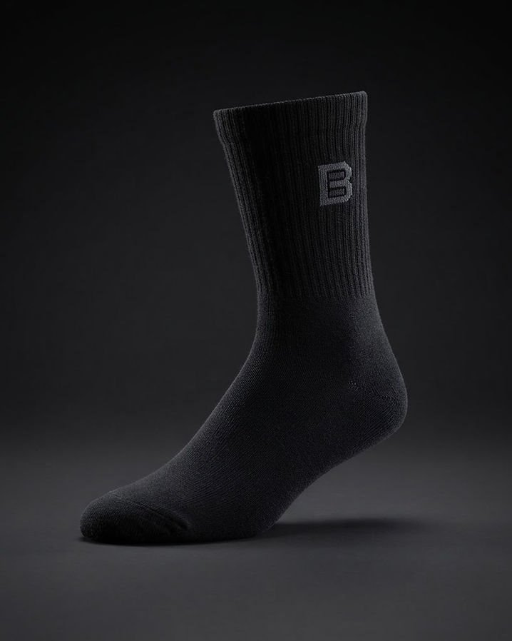 Endurance Crew — Black — Studio view