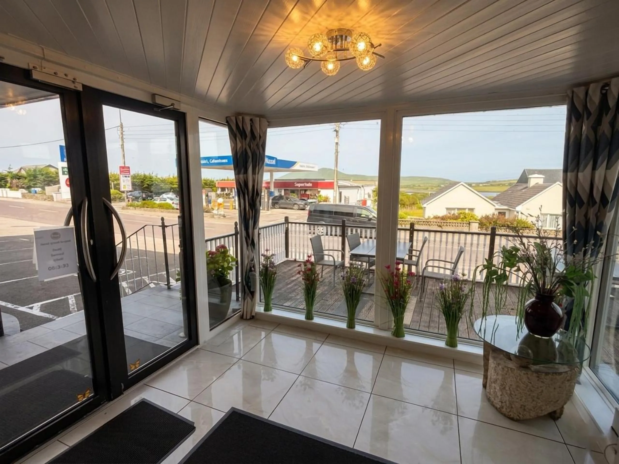 Ground floor room with sea view