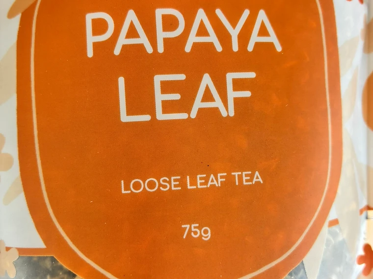 The loose botanicals inside Papaya Leaf