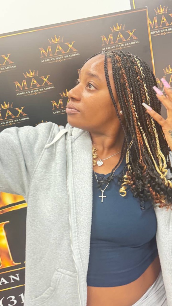 Multi-tone braids styling
