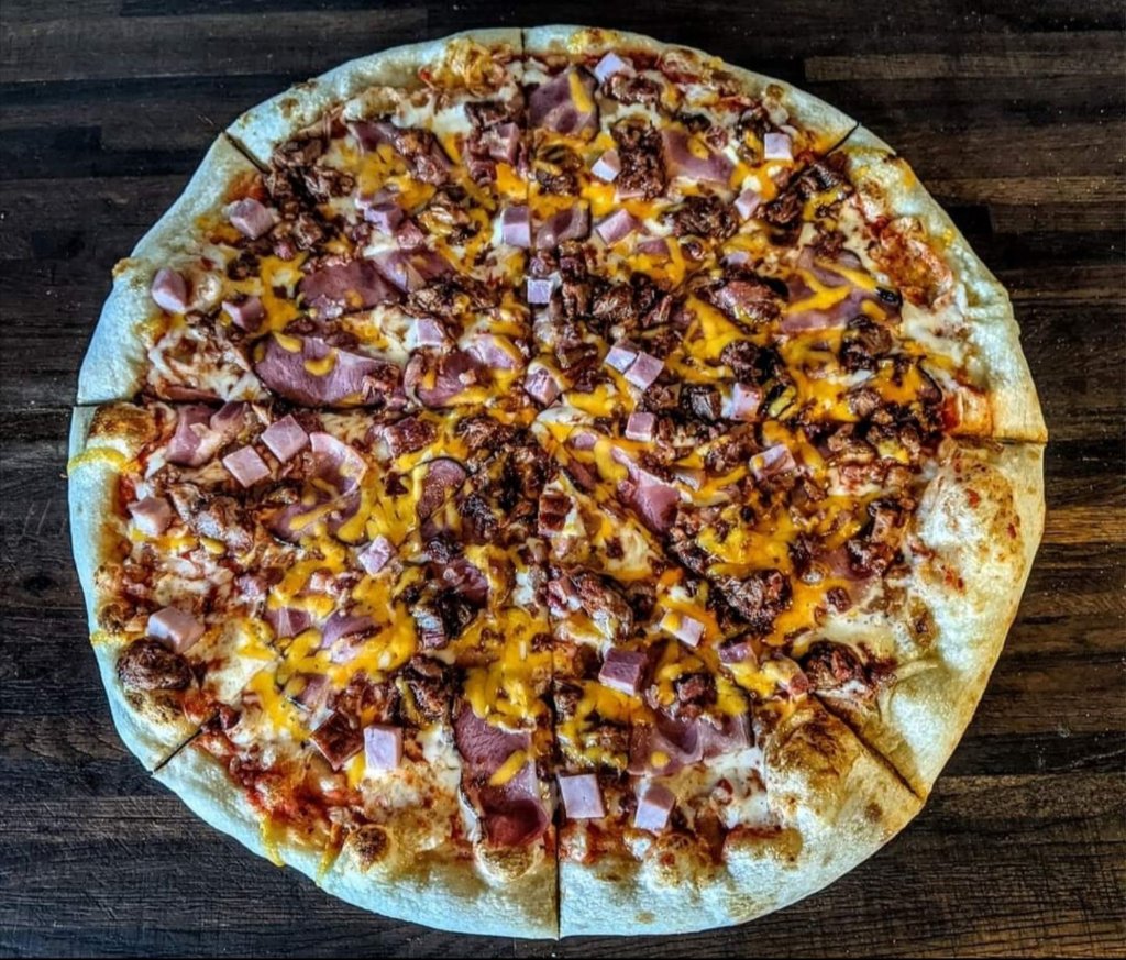 Cheeseburger pizza