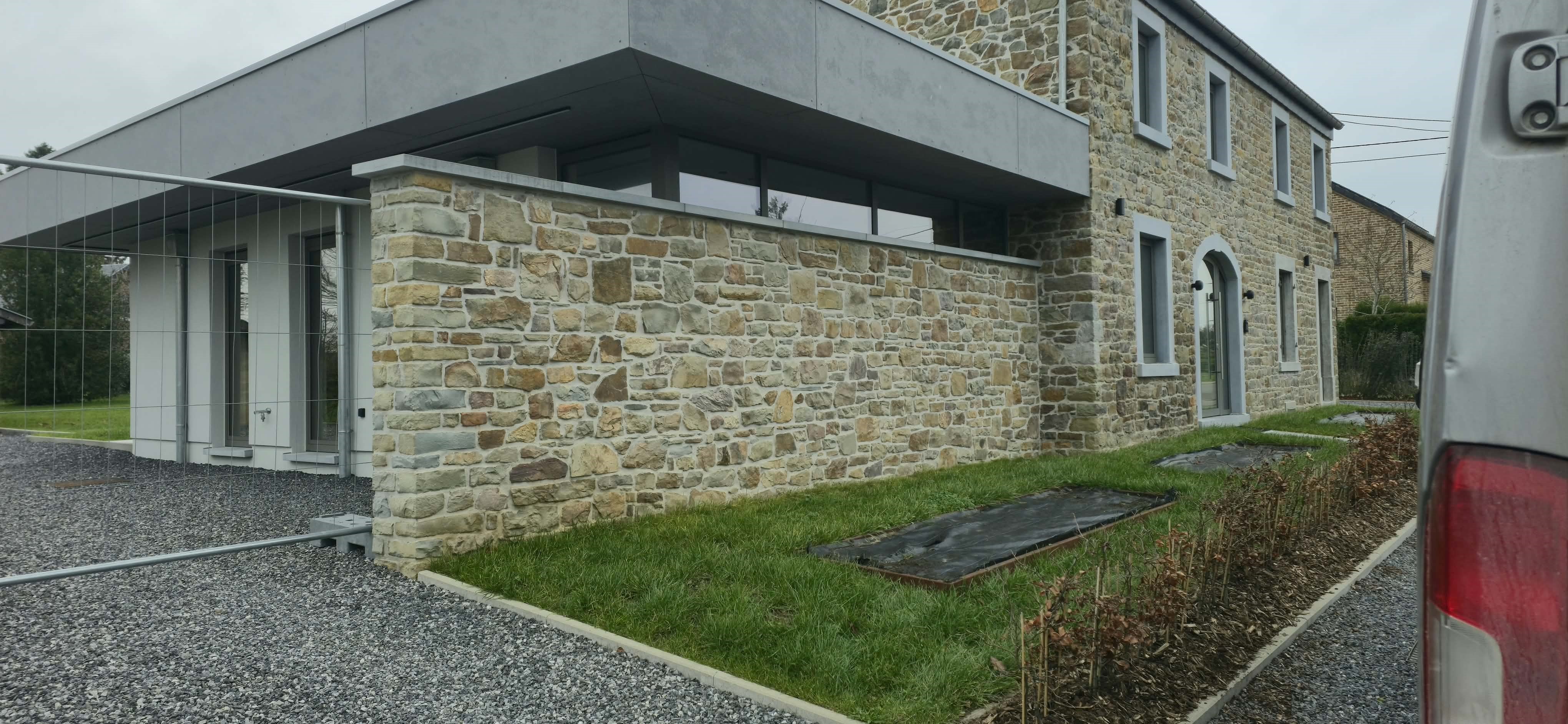 Maison traditionnelle & extension moderne