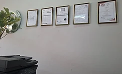 Bricklayer learning in training room