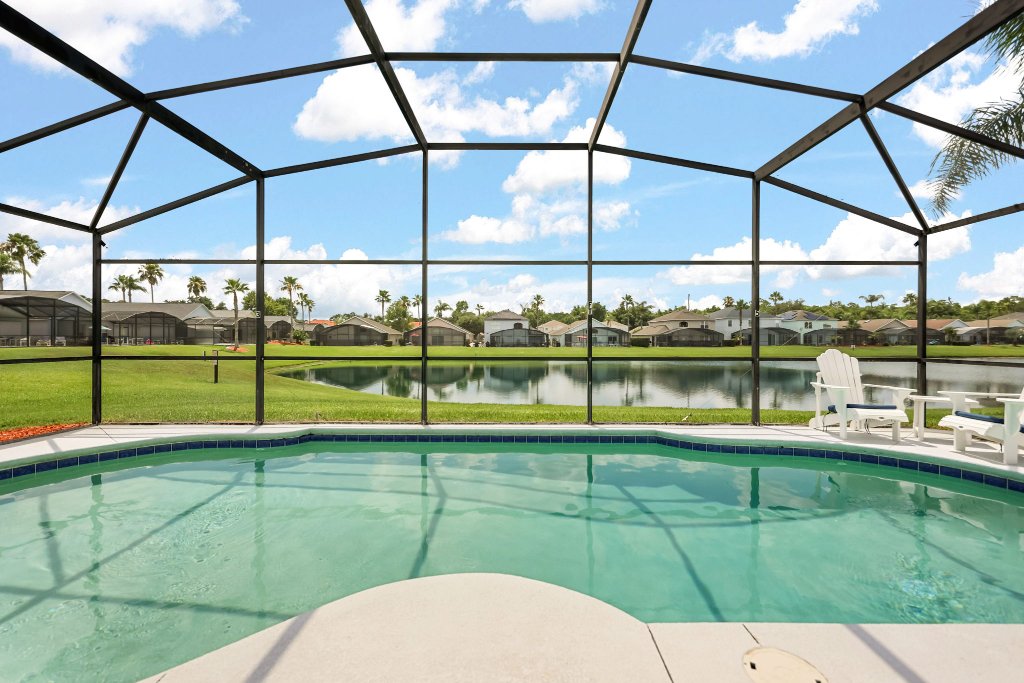 Pool & Lake View – Day