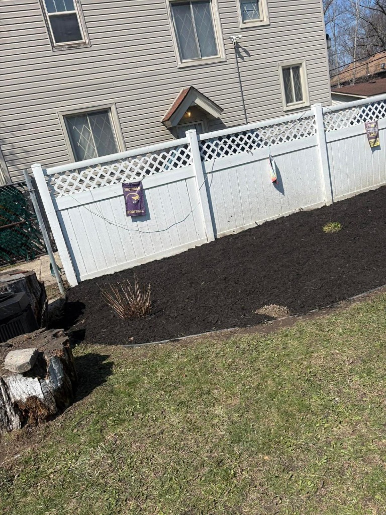 Mulch and landscaping work in St. Clair Shores
