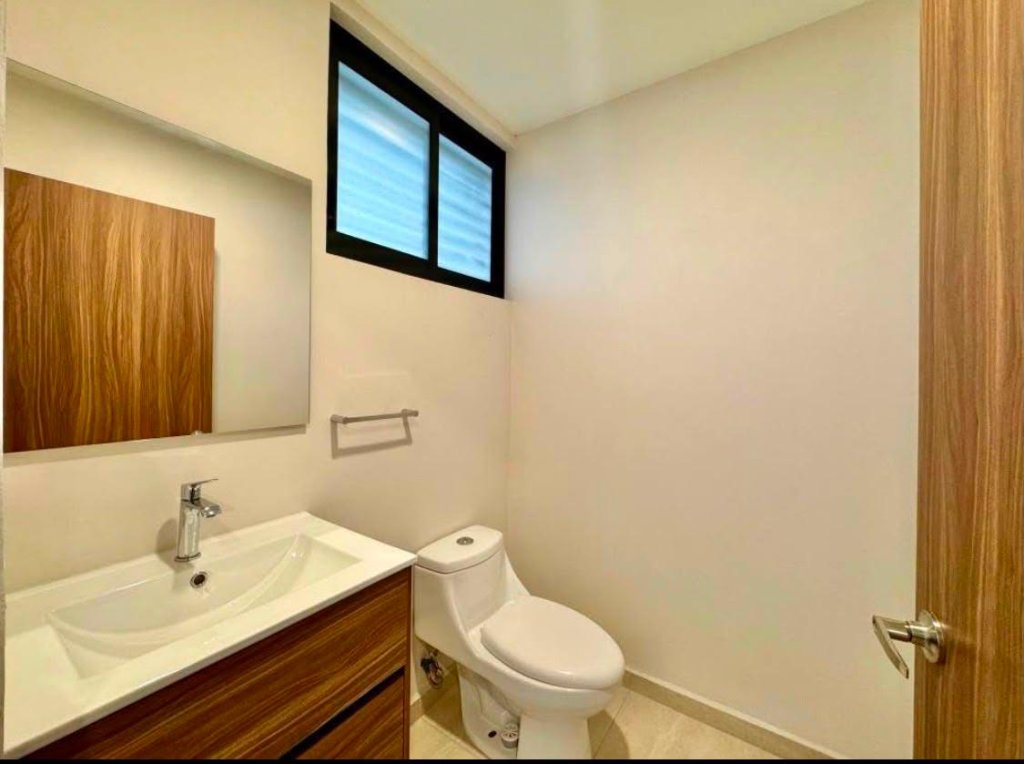 Baño moderno en desarrollo TEMBO