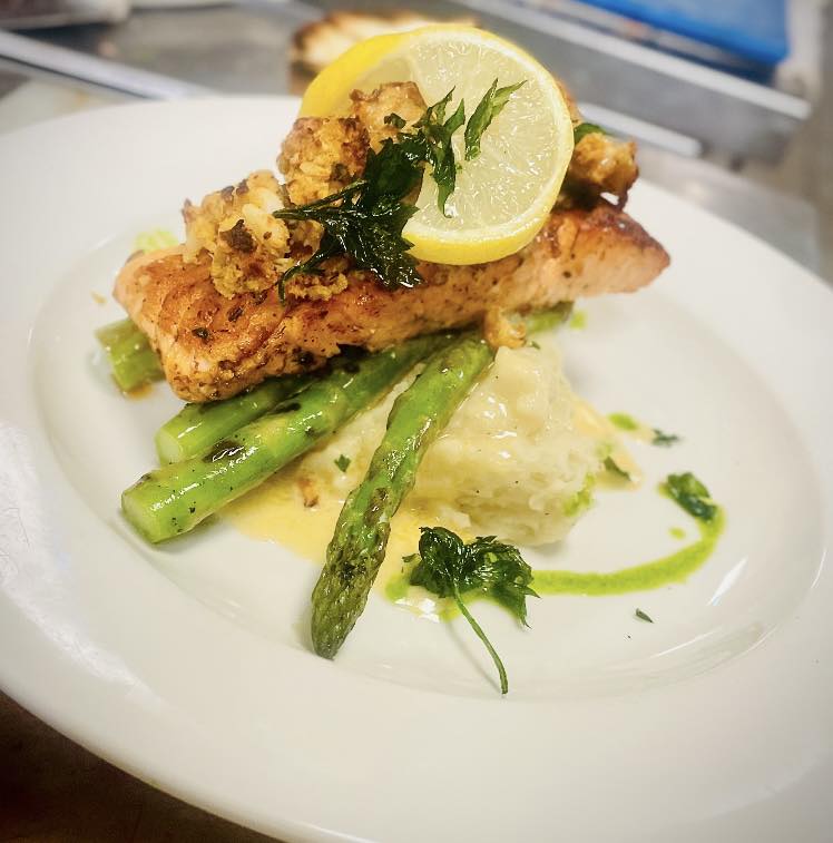 Mia Via Restaurant dining atmosphere and plated dishes