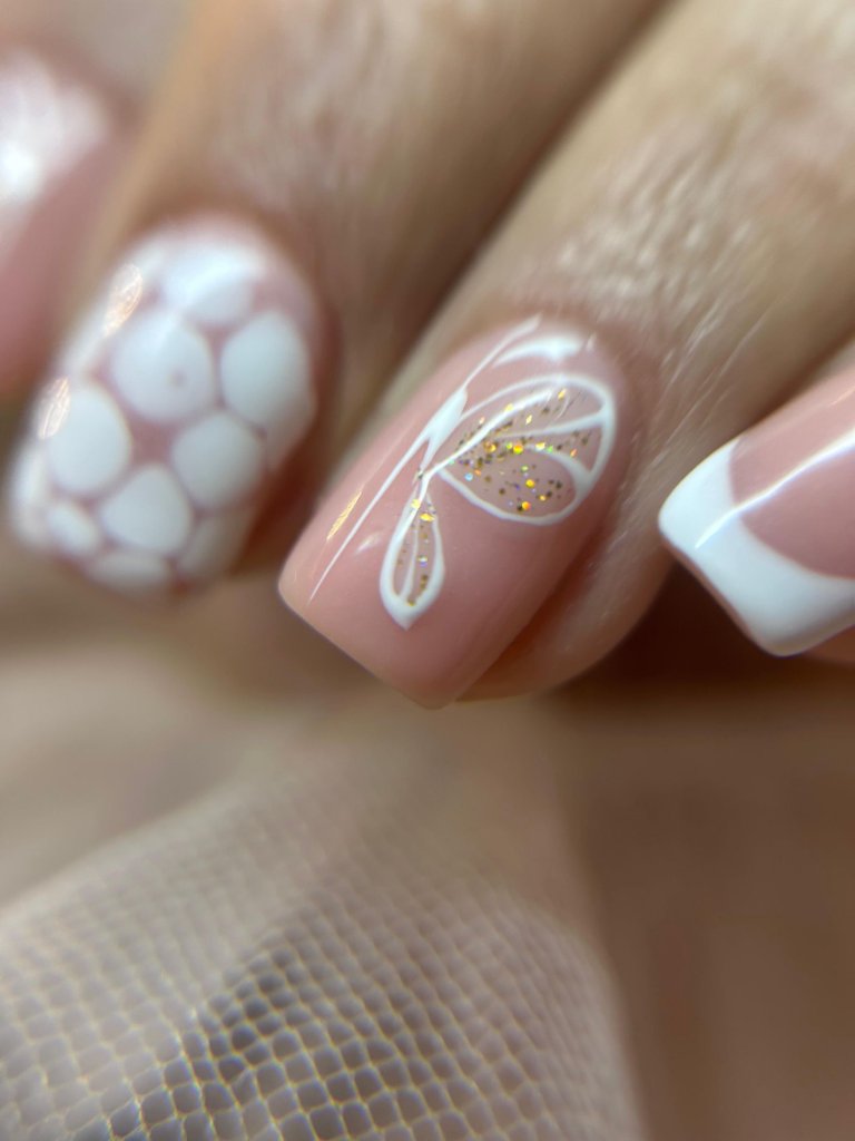 Nails Lab - Diseño de uñas artístico