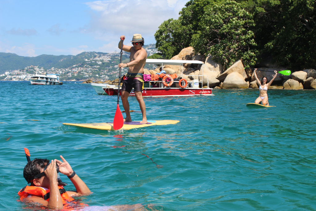 Kayak en pareja en las aguas de Isla La Roqueta
