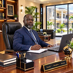 Ritho Jean Louis à son bureau de travail