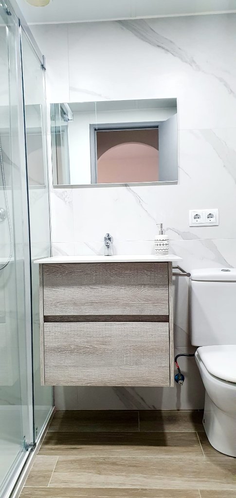 Baño lavabo y WC mármol