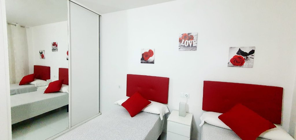 Habitación secundaria con camas individuales