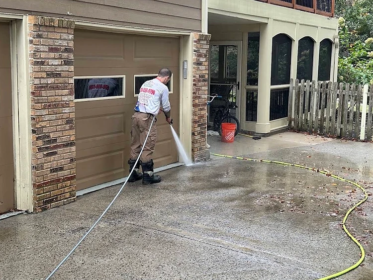 Mike from Fire Dog Pressure Washing at work