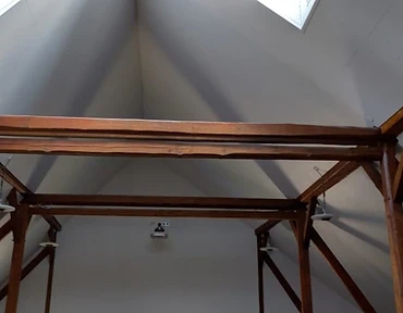 Ausgebauter Dachboden mit Dämmung und Dachfenstern
