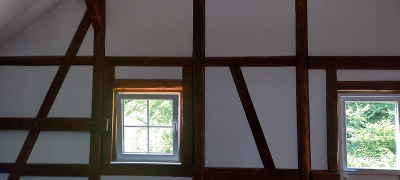 Fachwerkhaus mit neu gedecktem Dach – Handwerk von Friman Bedachungen