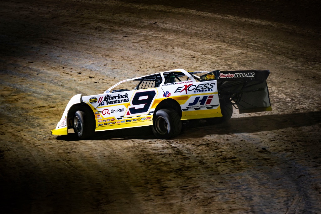 Dirt late model racing