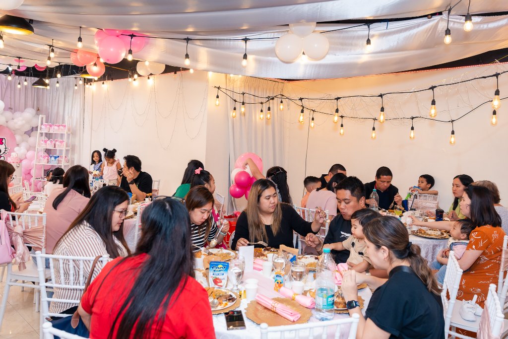 Kids enjoying games at birthday party in Abu Dhabi