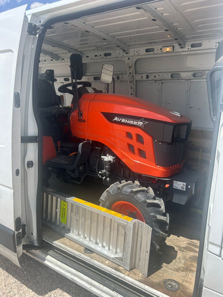 Transporte de maquinaria en furgoneta