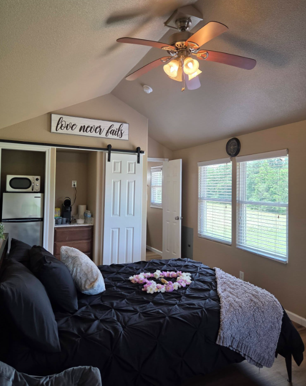 Queen Bedroom