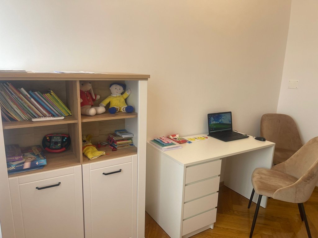 Imagine 5 — interior Cabinet Psihologic