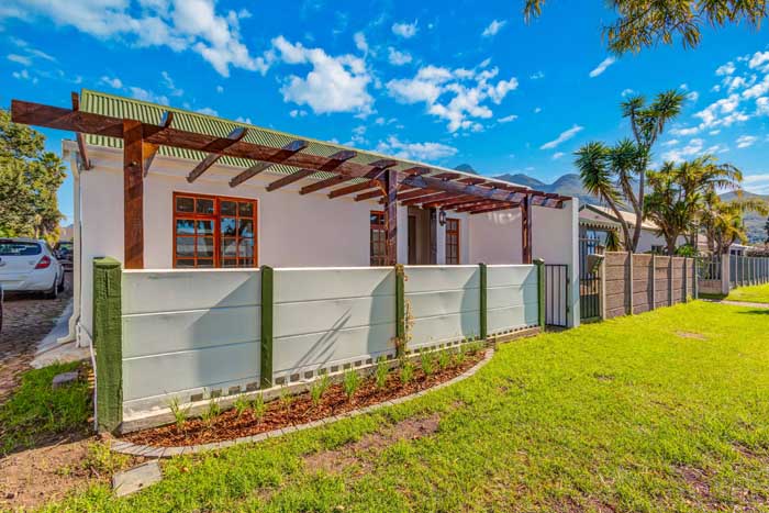 Adderley 43 Self Catering exterior