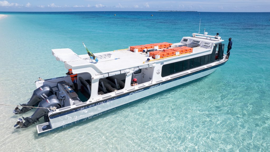 SSE vessel anchored in pristine bay