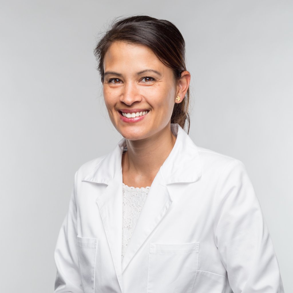 Dr. med. Rosmarie Adelsberger im Arztkittel