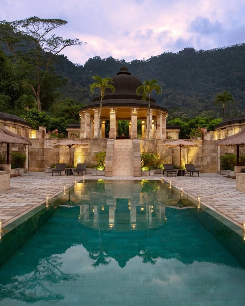 Luxury travel destination