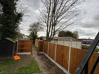 Fencing in Bromley: Why Concrete Posts Beat Timber in Clay Soil