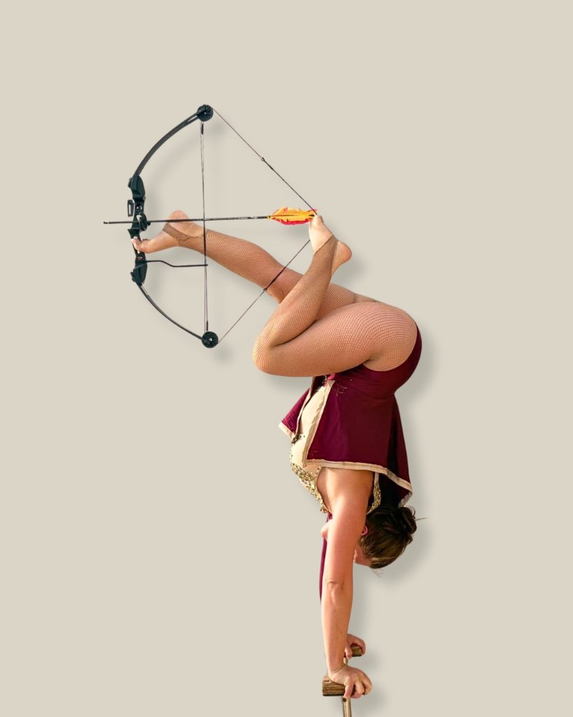 Sofía Ferrari handbalance and foot archery performance