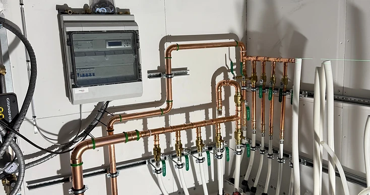 Teknisk VVS-installation med kopparrör