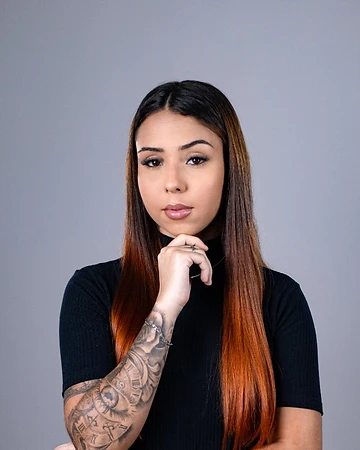 Mary Guedes, Social Media