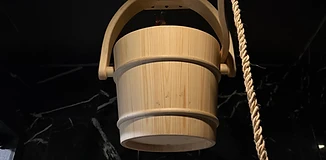 Cold dump bucket pour