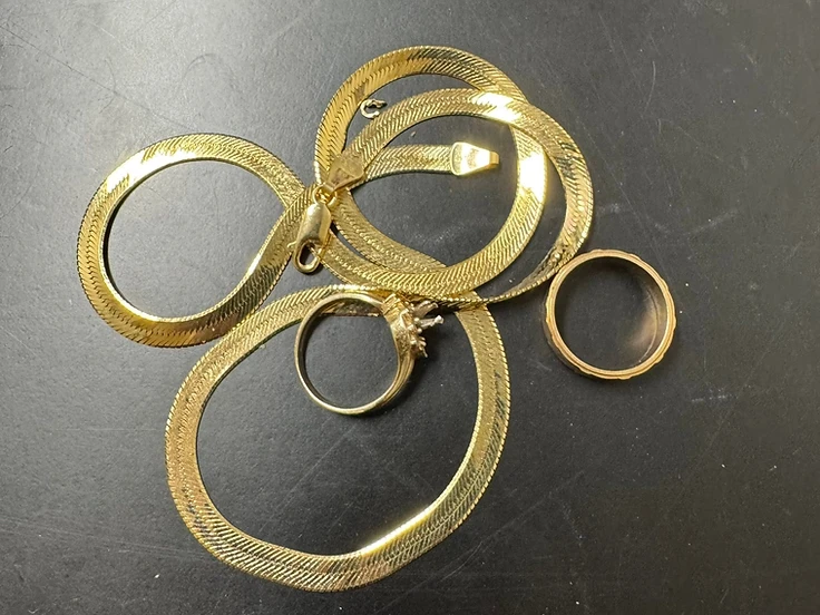 Selected pre-owned gold chains and rings at Gold Pros