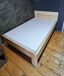 Vienguļamā koka gulta