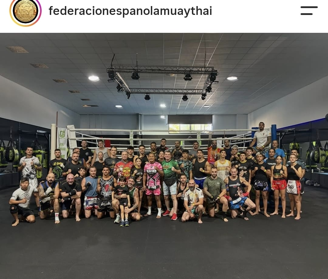 CH Muay Thai community group training